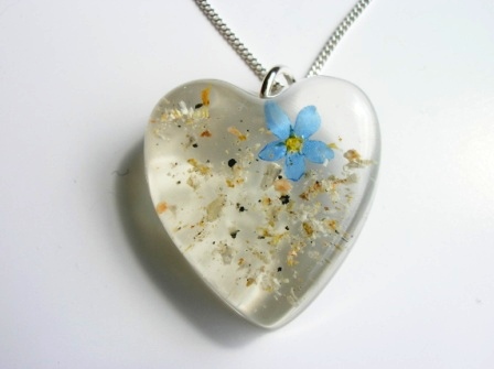 Ashes and flower memorial pendant
